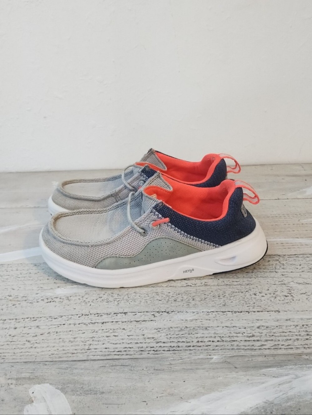 Hey dude Wally hey 20 (kids boys U.S A size j1 )(UK size boy 1 )